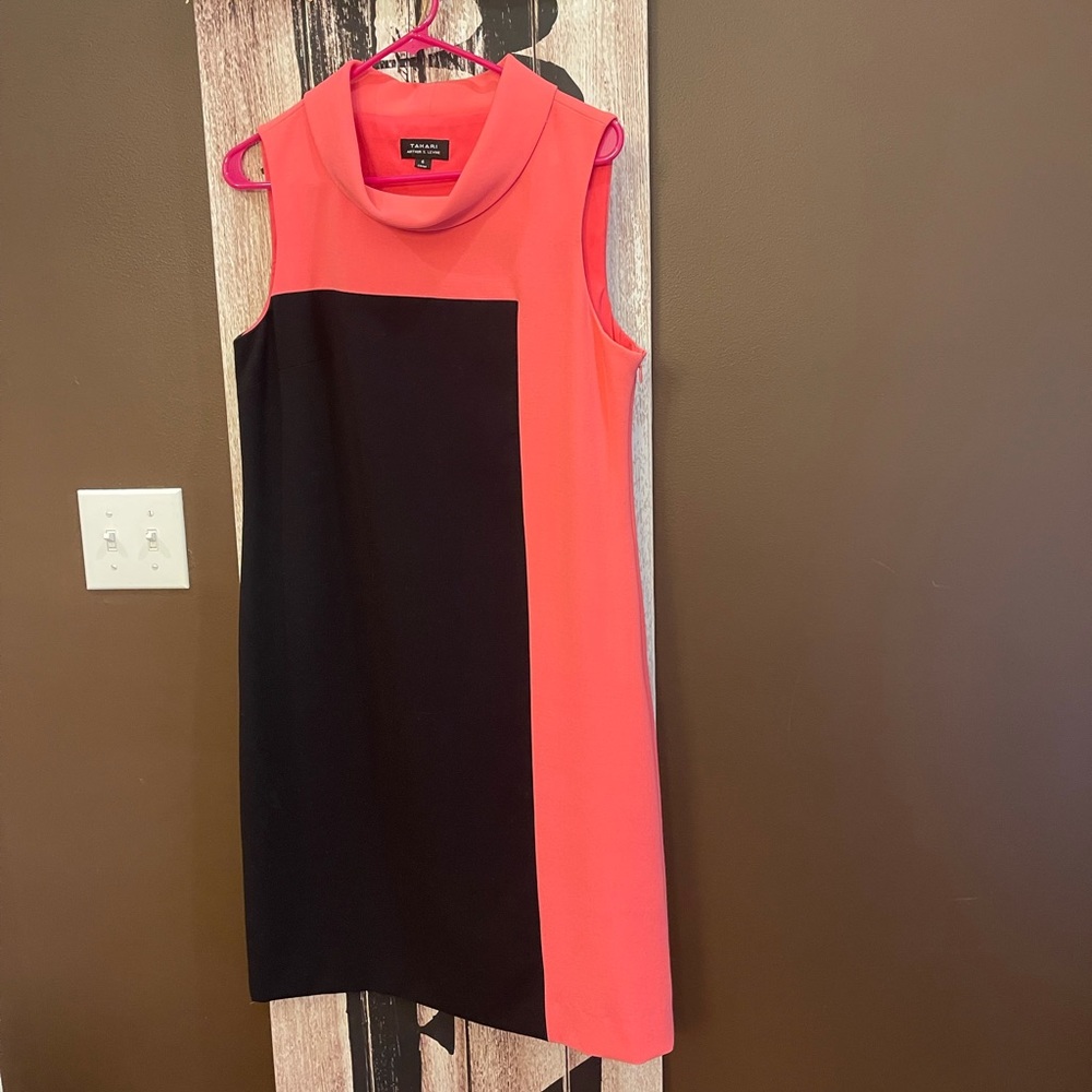 Tahari size 6 classy dress.